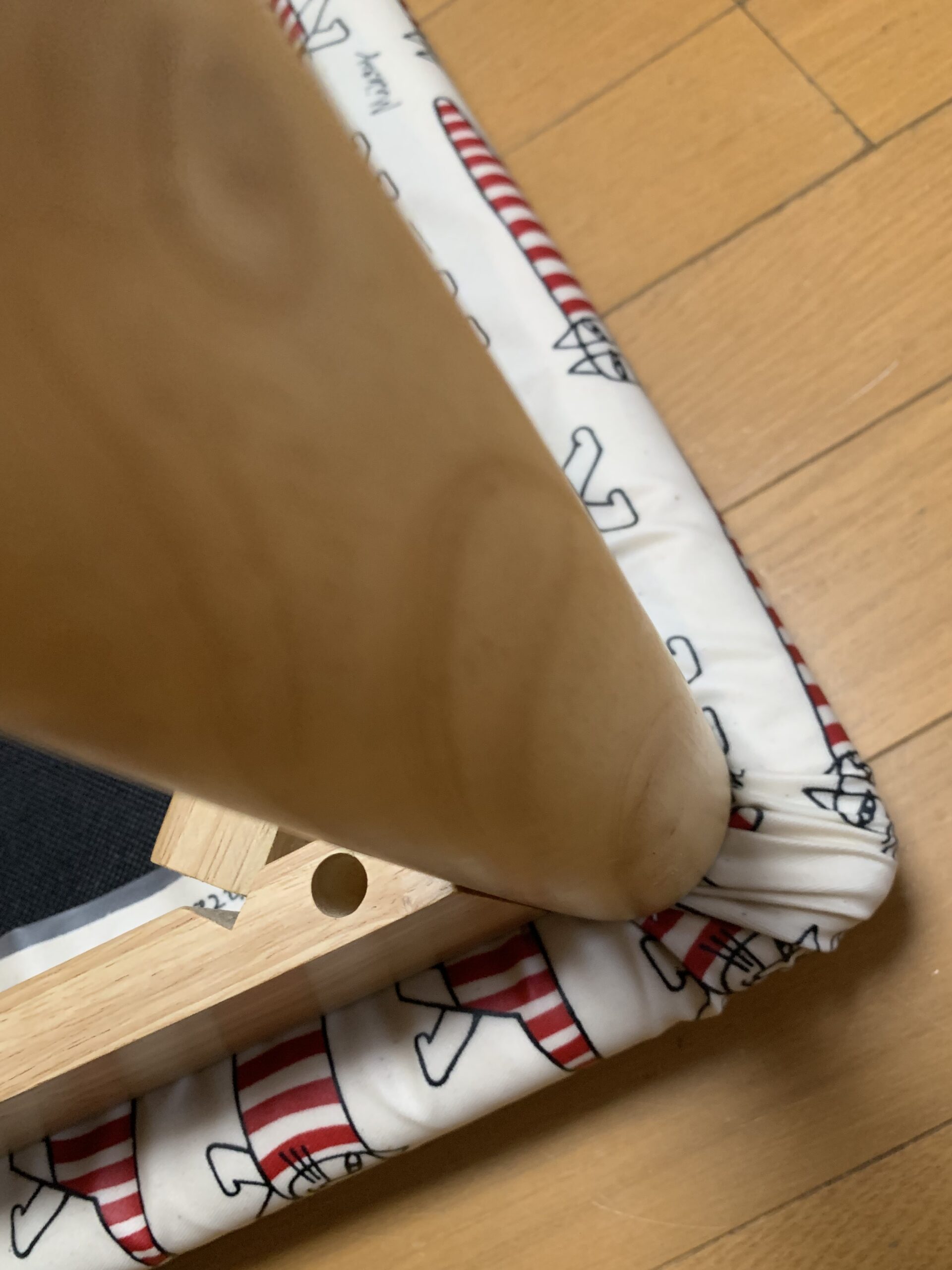 ベンチ座面の角の折り込み処理